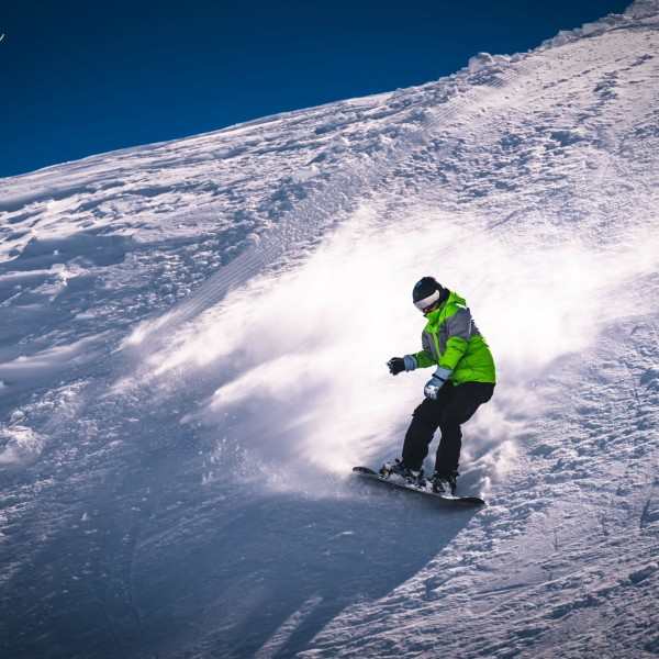 jazda na snowboardzie w Alpach