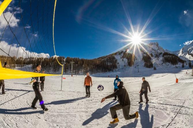 zorganizowany wyjazd na narty i snowboard do Marillevy