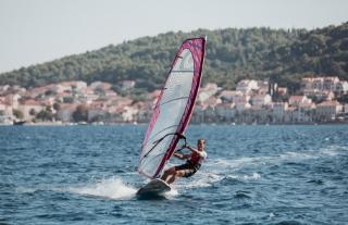 windsurfing i kitesurfing w ośrodku Orebić w Chorwacji 2023