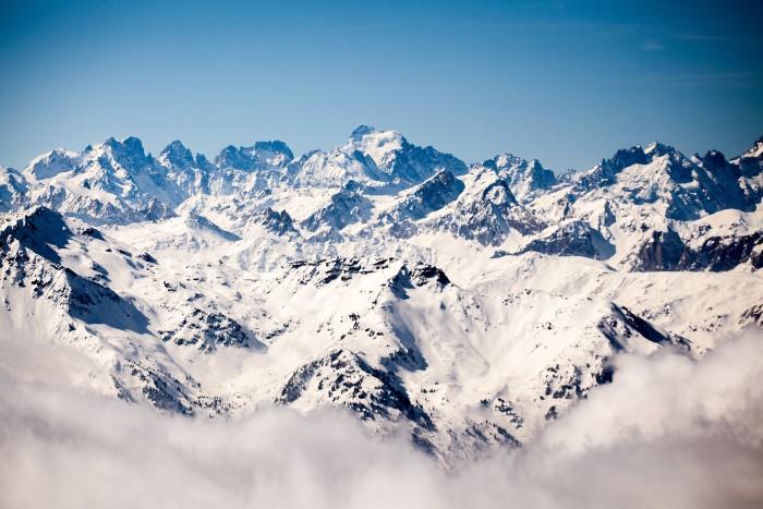 zorganizowany wyjazd na narty i snowboard do Les Sybelles