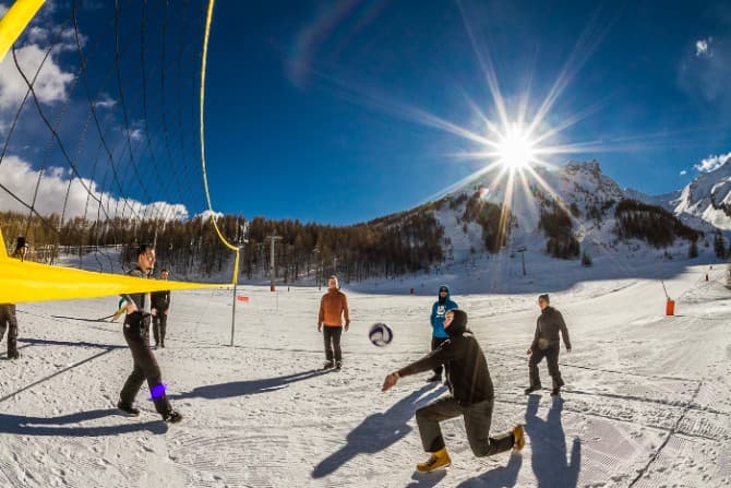 zorganizowany wyjazd na narty i snowboard do Marillevy
